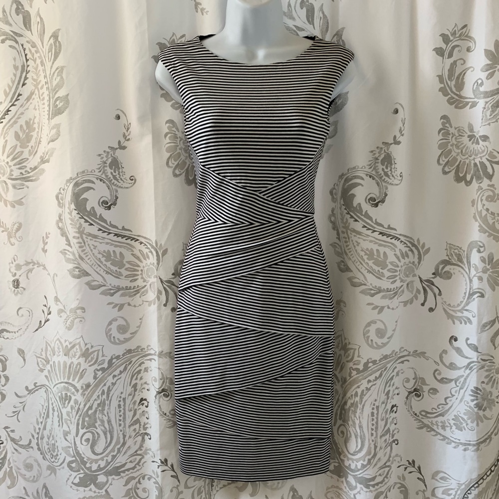 White House l Black Market Dress